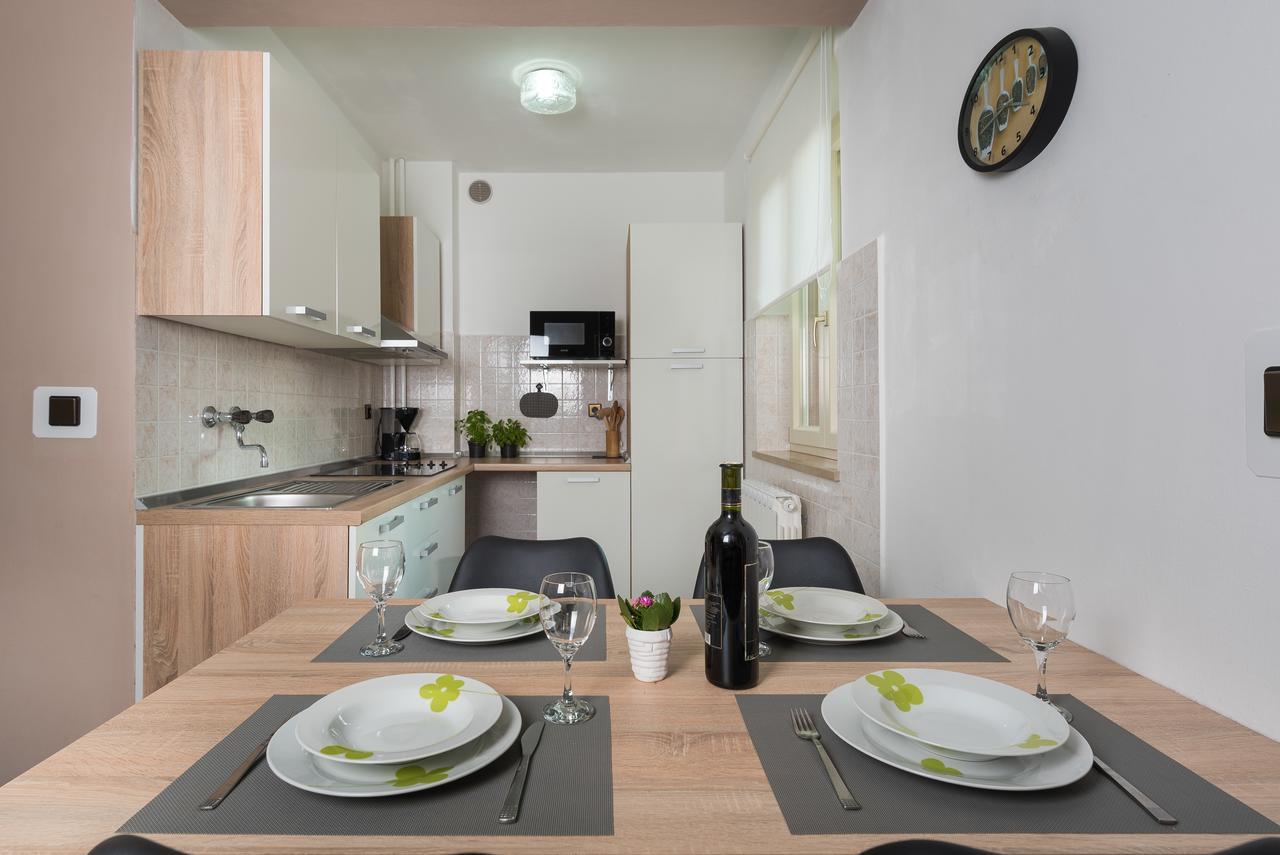 Apartments Karlo & Ivona Labin  Bagian luar foto